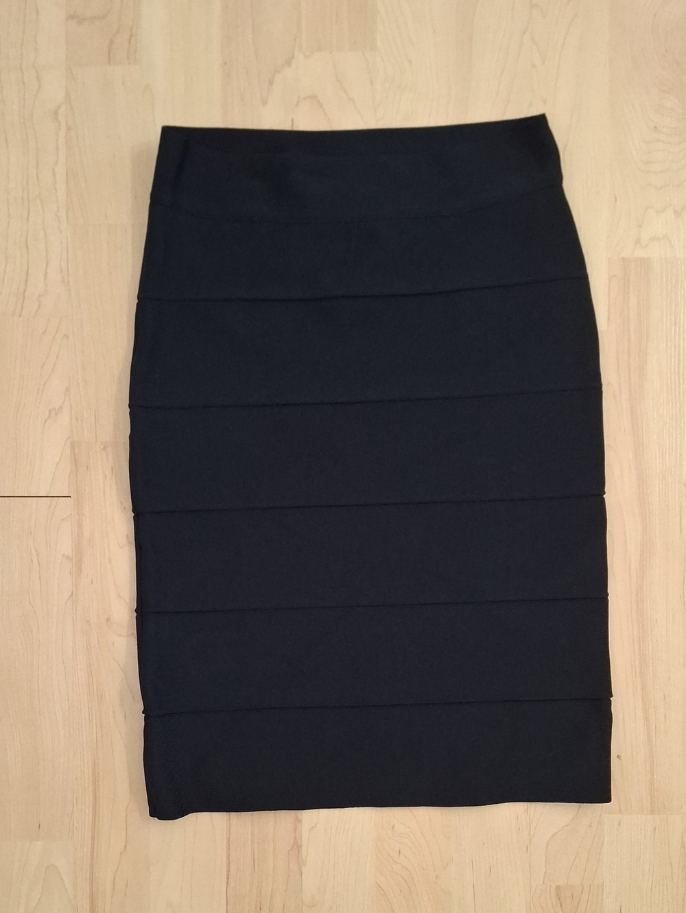 BCBGMaxAzria Black Horizontal Bandage Pencil Skirt Size M - Picture 1 of 7